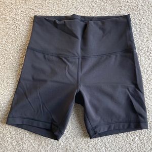 Black lululemon wunder shorts, size 8
